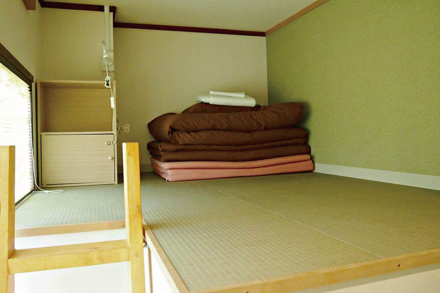 8 bed mixed dormitory